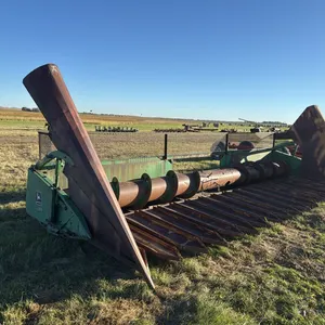 0039 - John Deere 924 Head w/ Pans