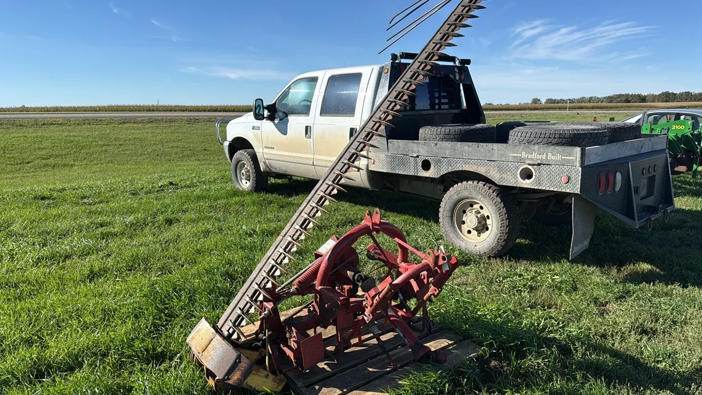 2927 - New Holland 451 3-point Mower