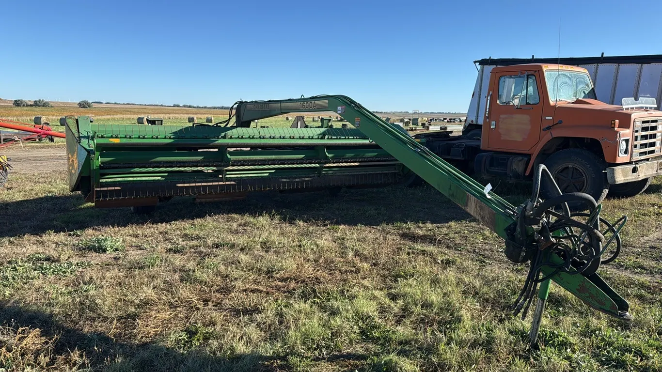 0351 - John Deere 1600A Conditioner