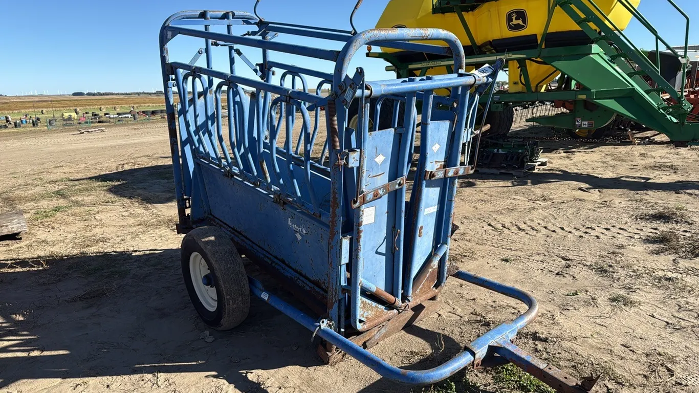 1259 - Priefert Portable Chute