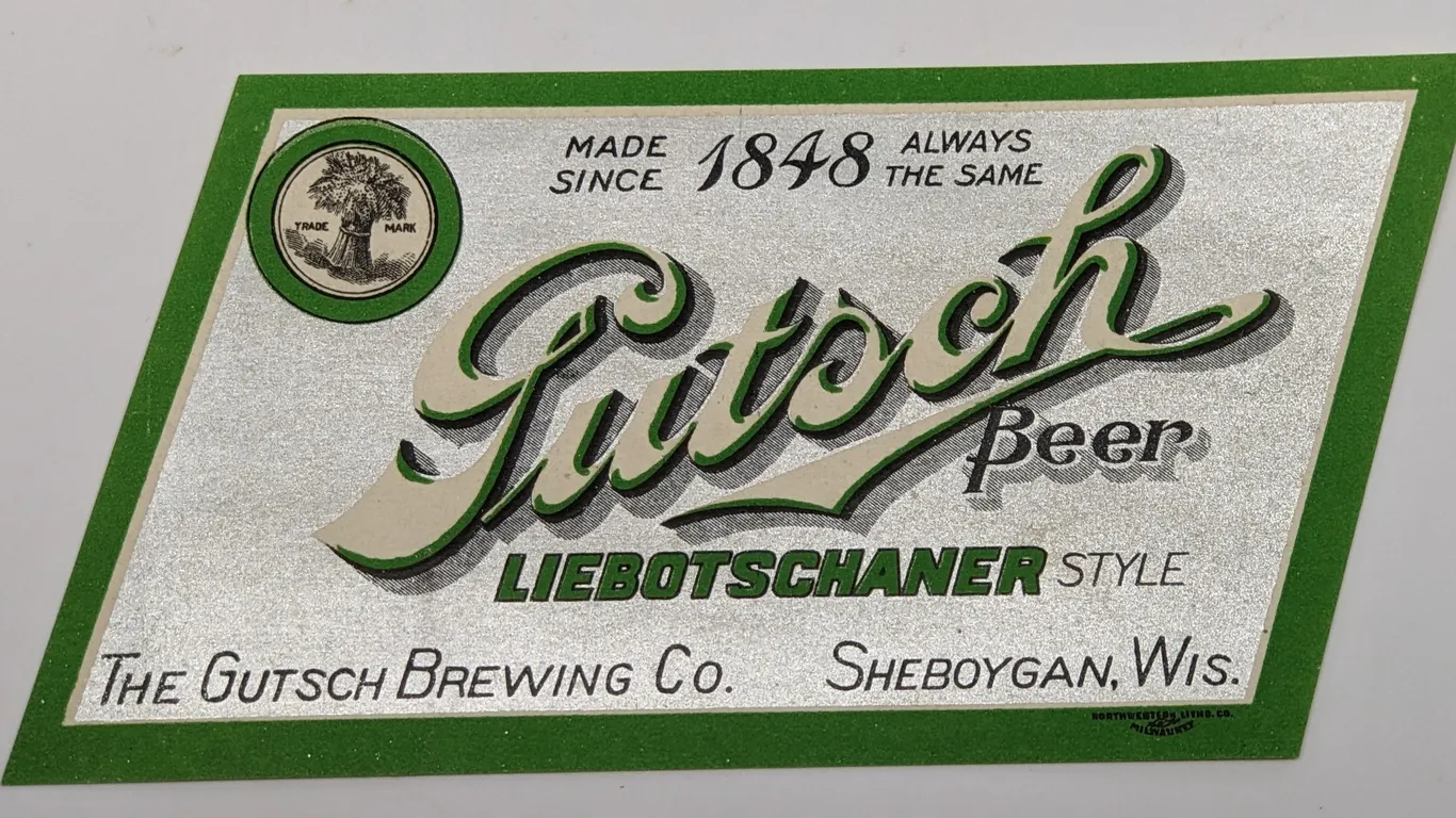 PRE PROHIBITION BOTTLE LABEL GUTSCH BEER LIEBOTSCHANER STYLE SHEBOYGAN WISCONSIN