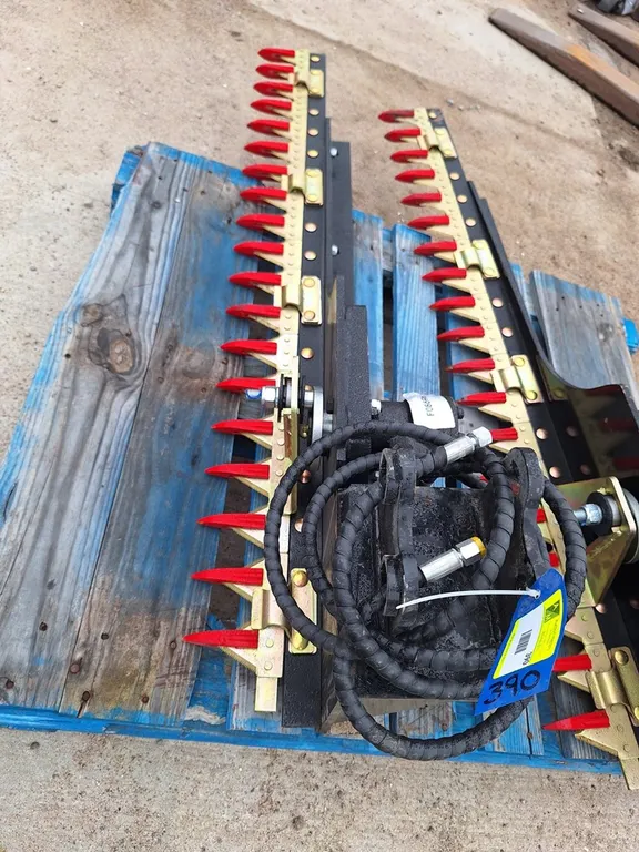 2026 Future Excavator Hedge Trimmer Attachment, Unused, fit to 1-2 ton excavator, pin diameter 1"