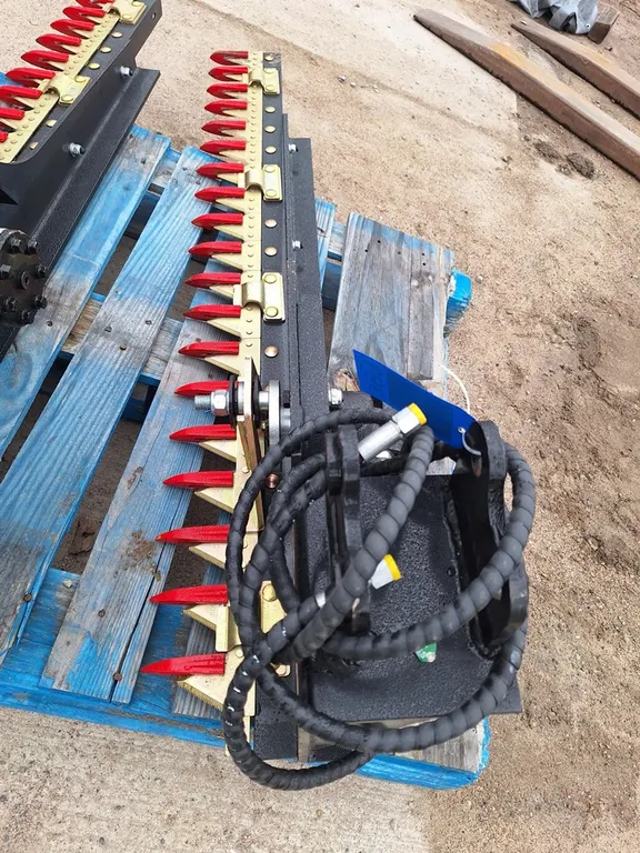2026 Future Excavator Hedge Trimmer Attachment, Unused, fit to 1-2 ton excavator, pin diameter 1"