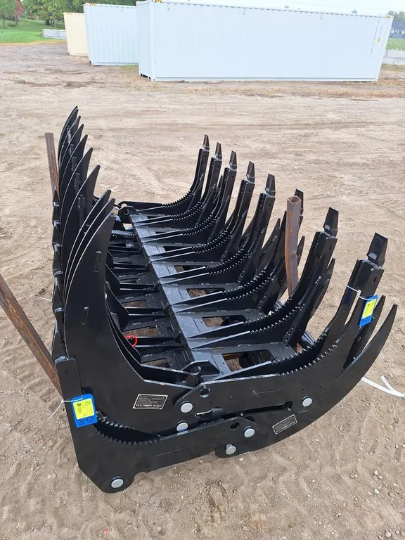 2026 Future Skid Steer Grapple, Model FT-CLG72, Unused, Width: 72", Number of teeth: 10, Closing force: 15KN