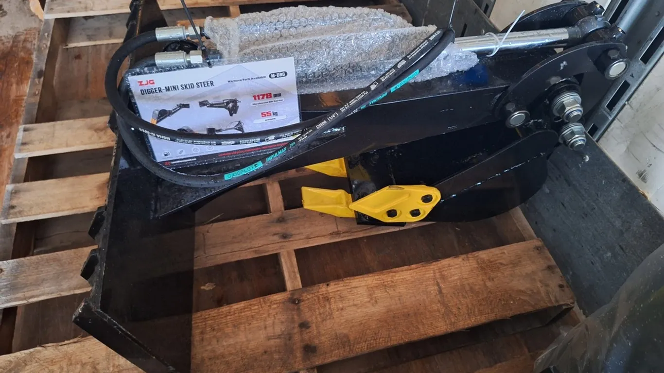 2026 ZJZ Mini Digger Skid Steer Attachment, Unused, Maximum lift force: 1178mm, weight: 55kg