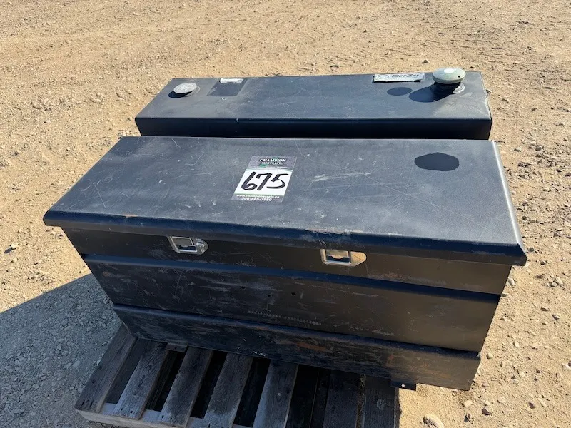 DEE ZEE Compo L Shape Fuel Tank w/ Tool Box