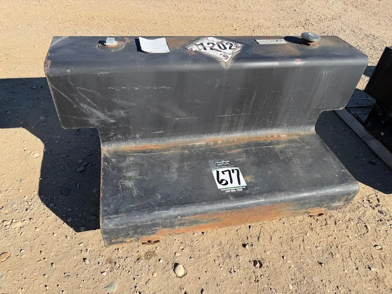 DEE ZEE L Shape Fuel Tank w/ Tool Box
