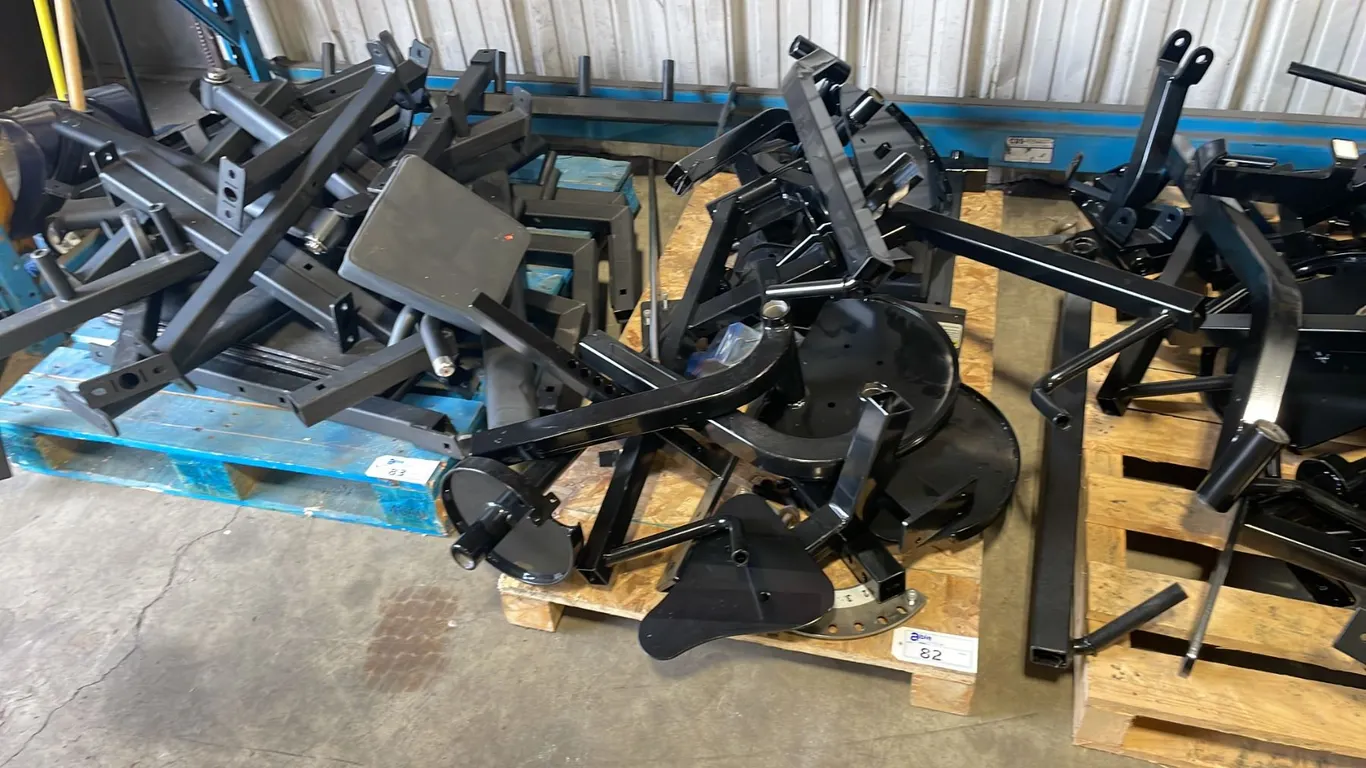 PALLET OF COMMERCIAL EXERCISE MACHINE STEEL FRAME PARTS