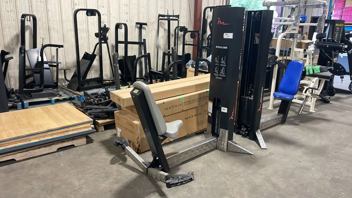 FREEMOTION COMMERCIAL SEATED CABLE PULL SHOULDER MACHINE *MISSING WEIGHT SELECTOR PIN*