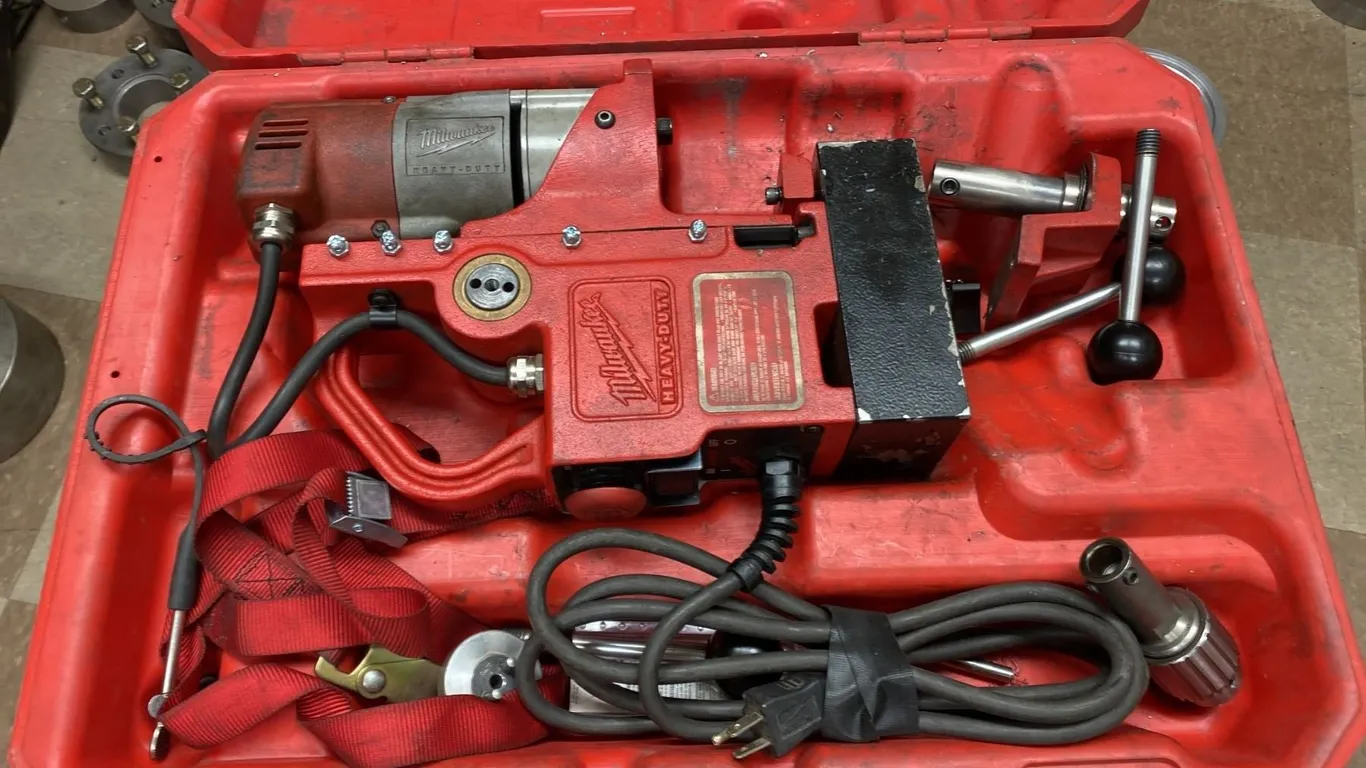 MILWAUKEE MAGNETIC DRILL PRESS MODEL 4270-20