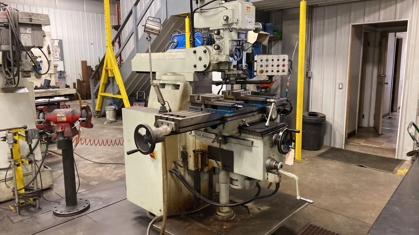 FIRST LC-20VSG MILLING MACHINE. 220 VOLT 3 PHASE. 2007. 5 HP MAIN SPINDLE MOTOR.