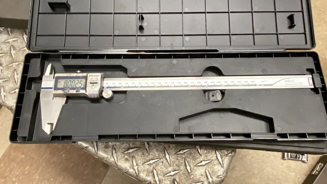 MITUTOYO 12"/300MM DIGITAL VERNIER CALIPER