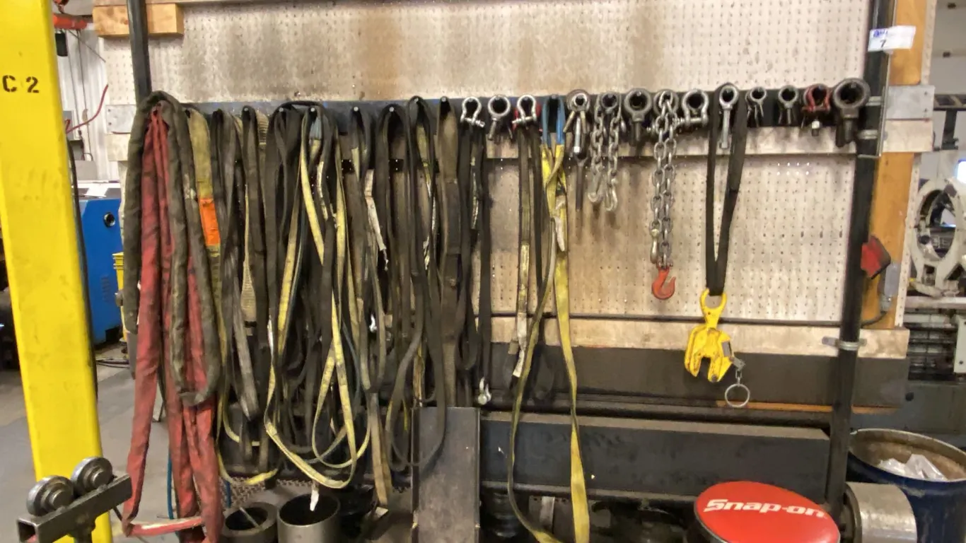 GROUP OF ASSORTED SLINGS, SHACKLES, ASSORTED LENGTH AND SIZES. OVER 75 PIECES