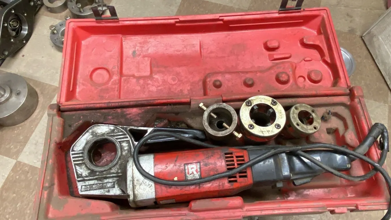 ROTHENBERGER PIPE THREADER