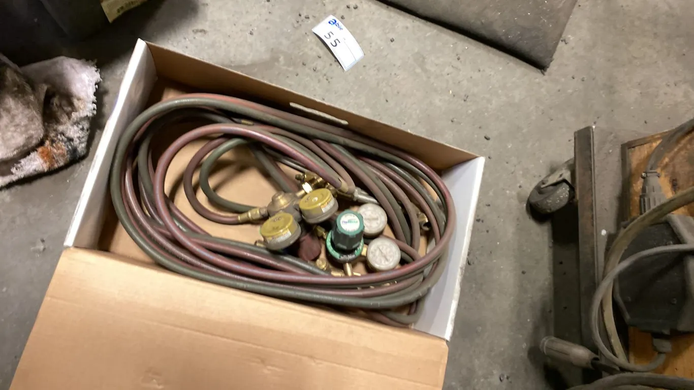 OXYGEN ACETYLENE TORCH KIT.