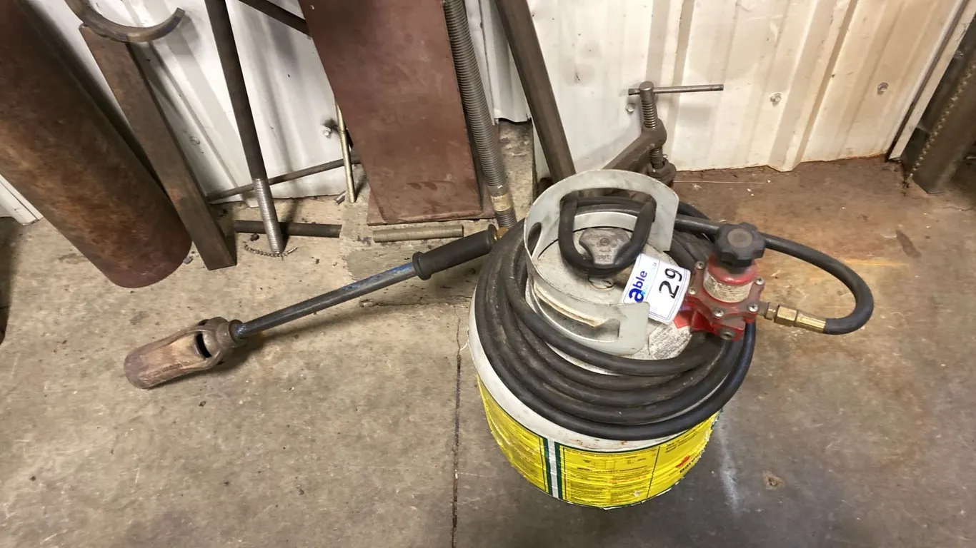 TIGER TORCH WITH REGULATOR AND TANK
