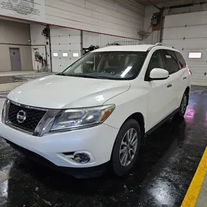 2015  Nissan  Pathfinder  SL 4WD