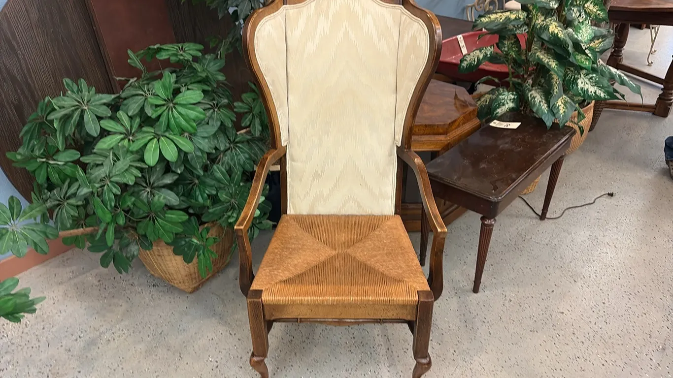 High Back Sitting Chair