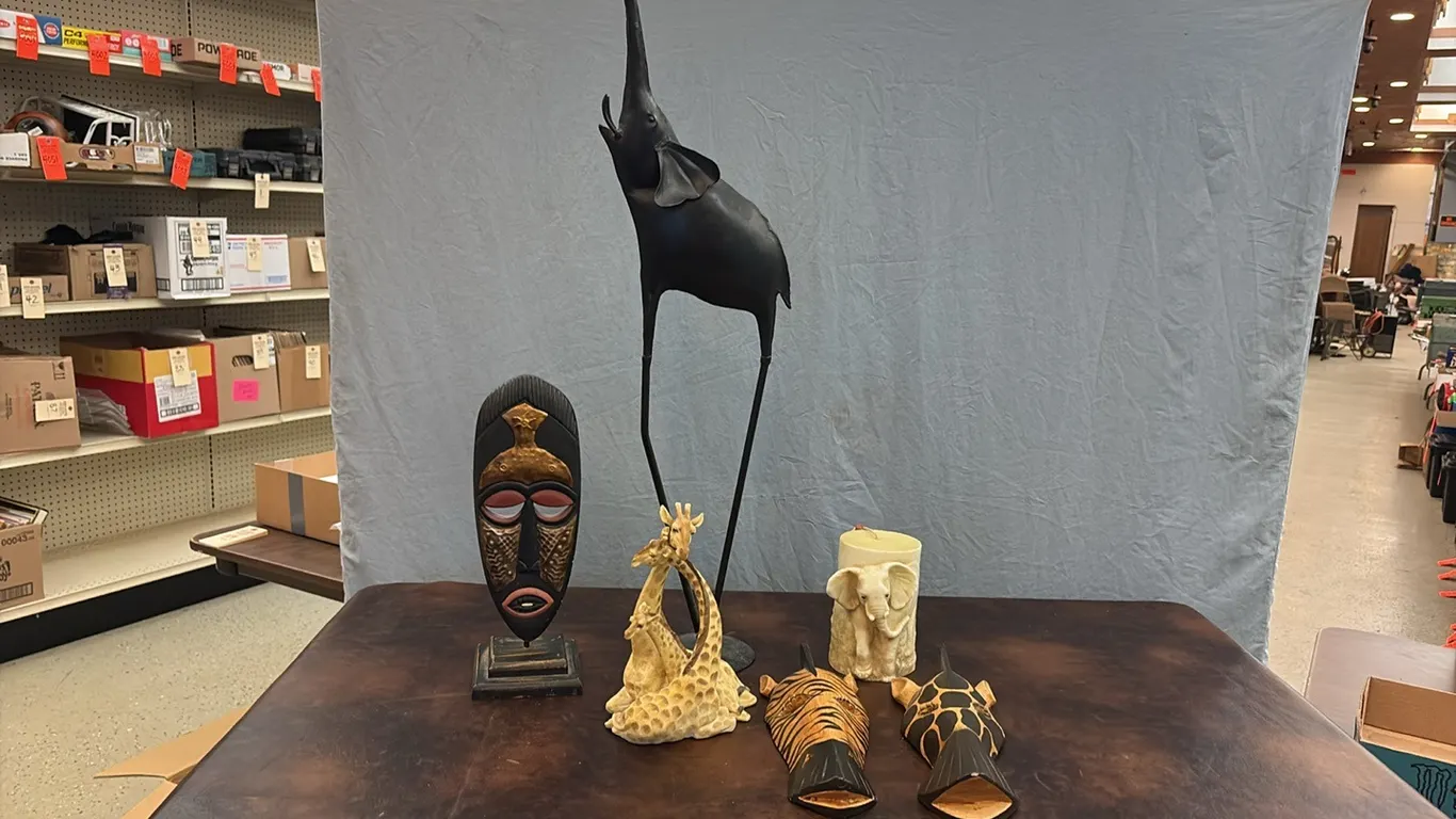 Tiki Face, Giraffe & Elephant Decor