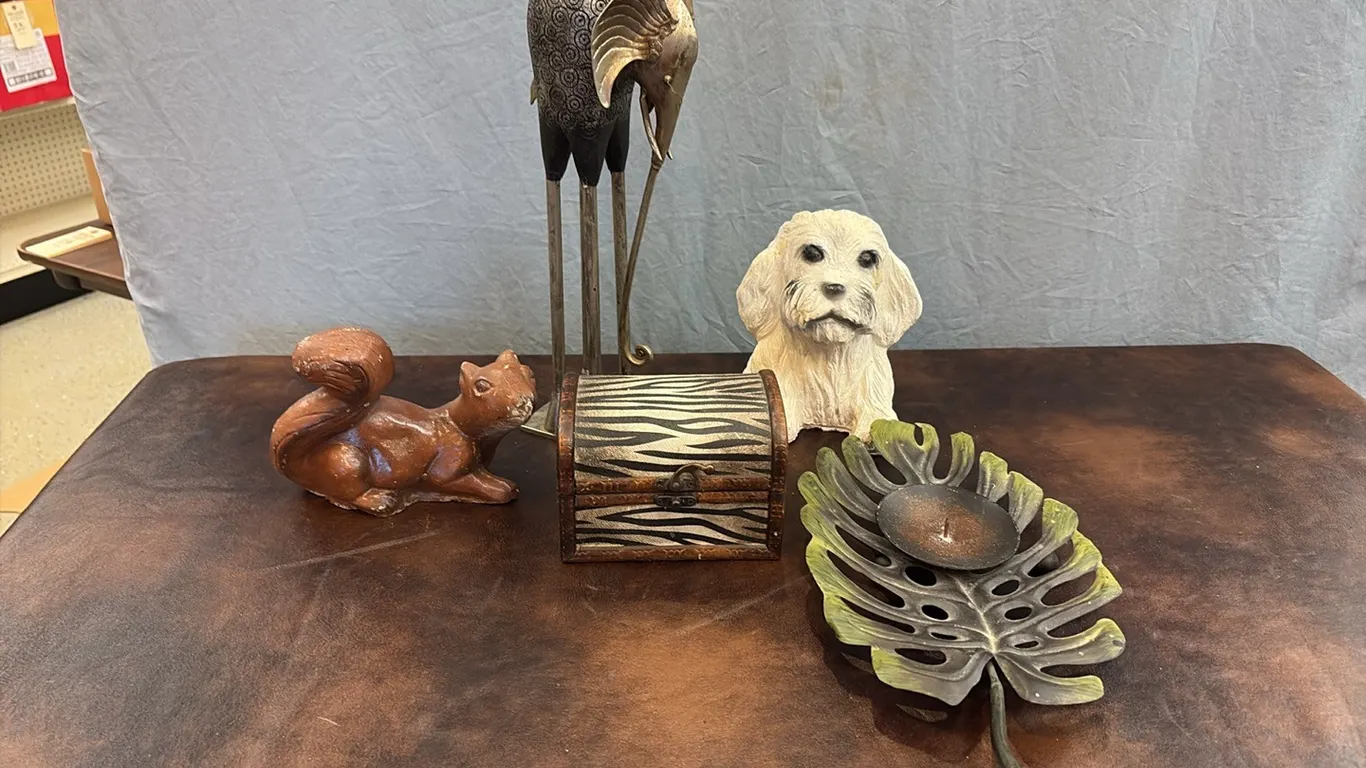 Animal Statues & Decor