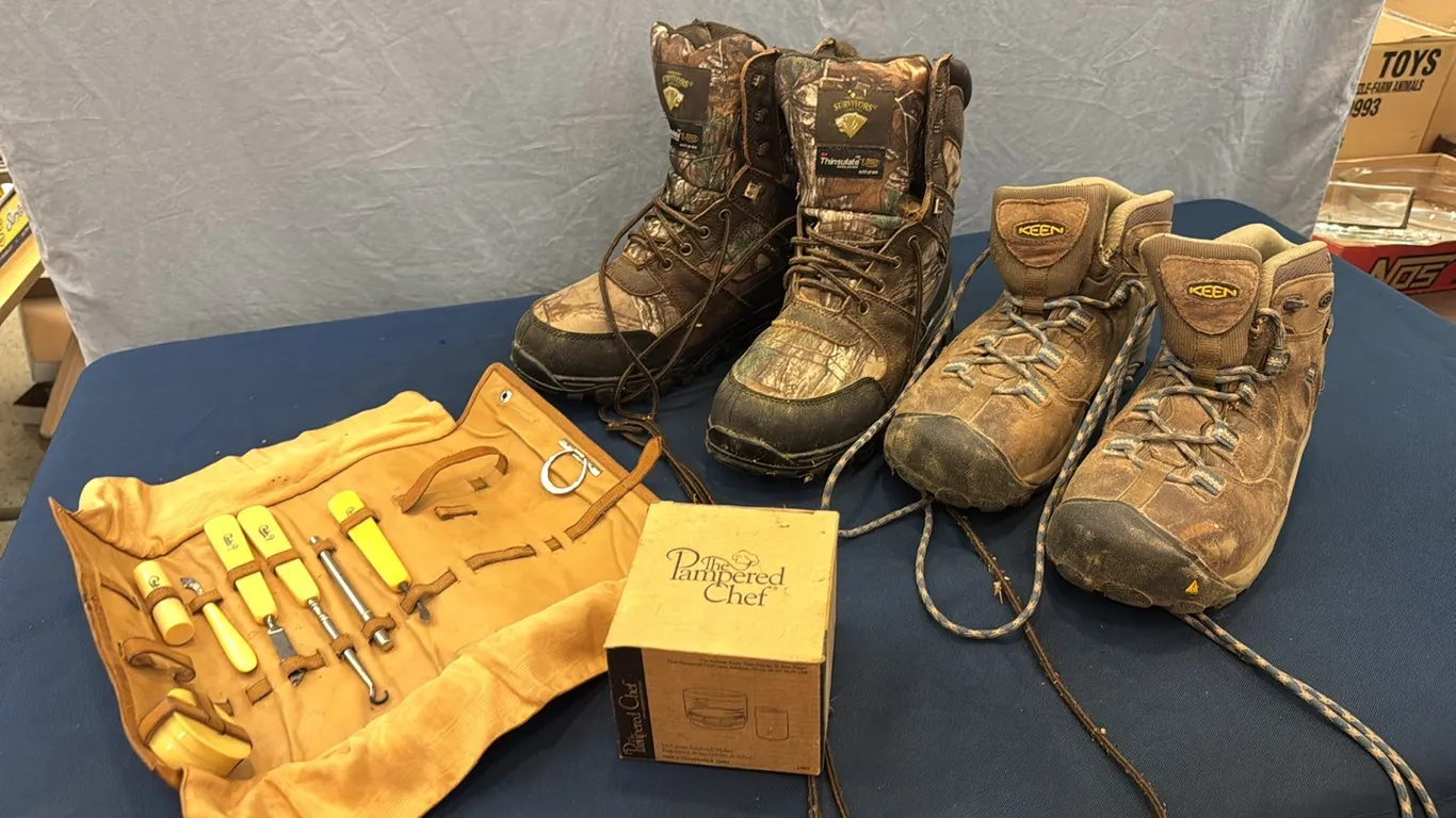 Boots, manicure set