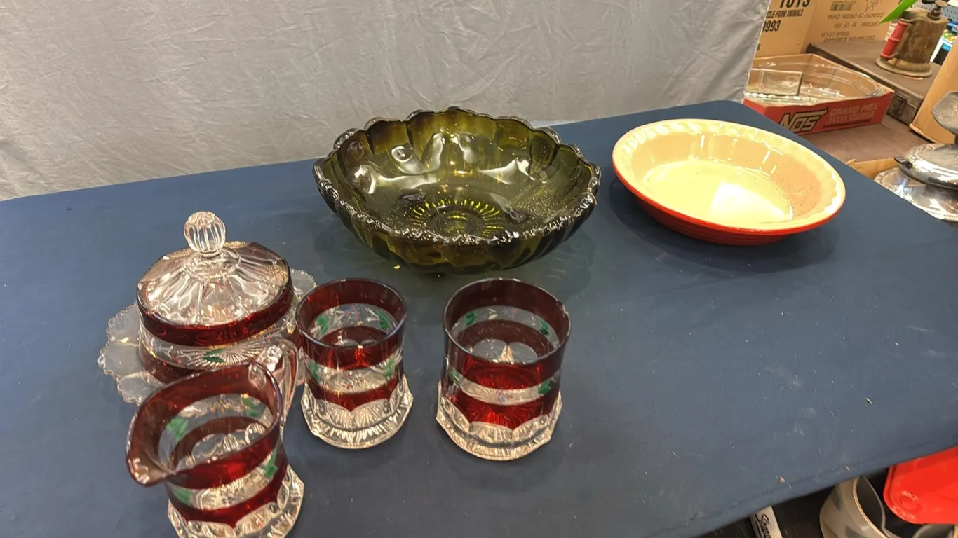 Serving set, pie plate, bowl
