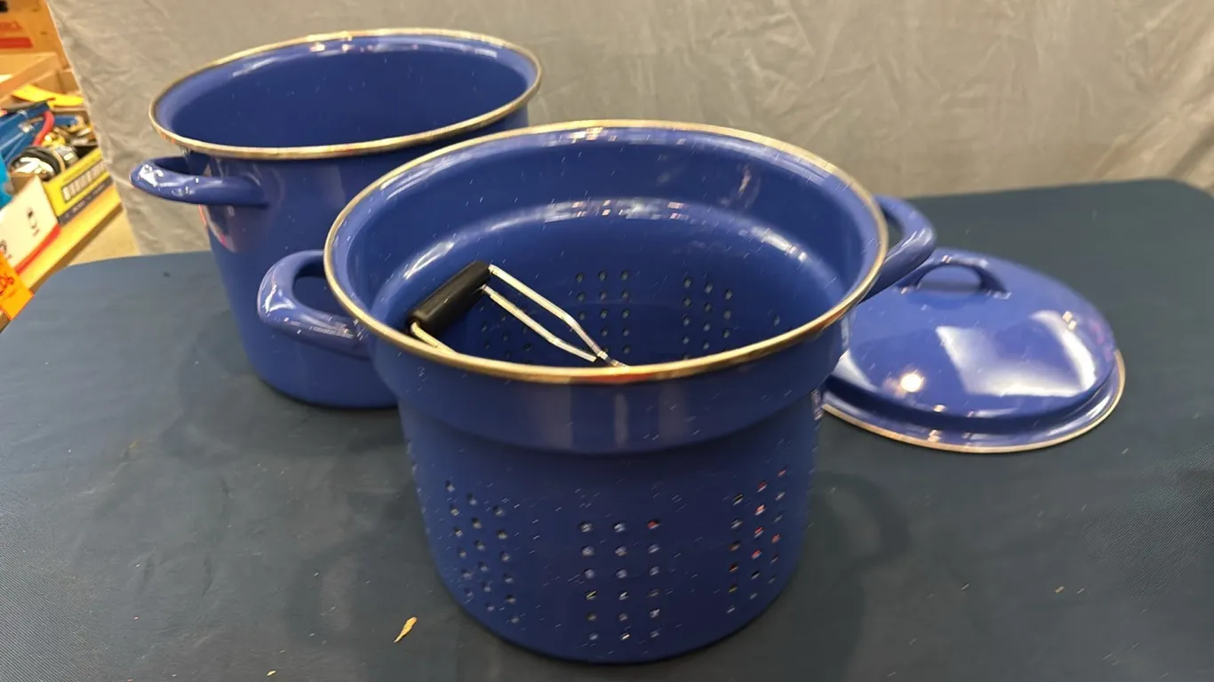 Enamel steamer