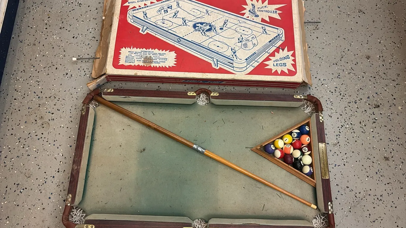 Tabletop Pool & Hockey Games
