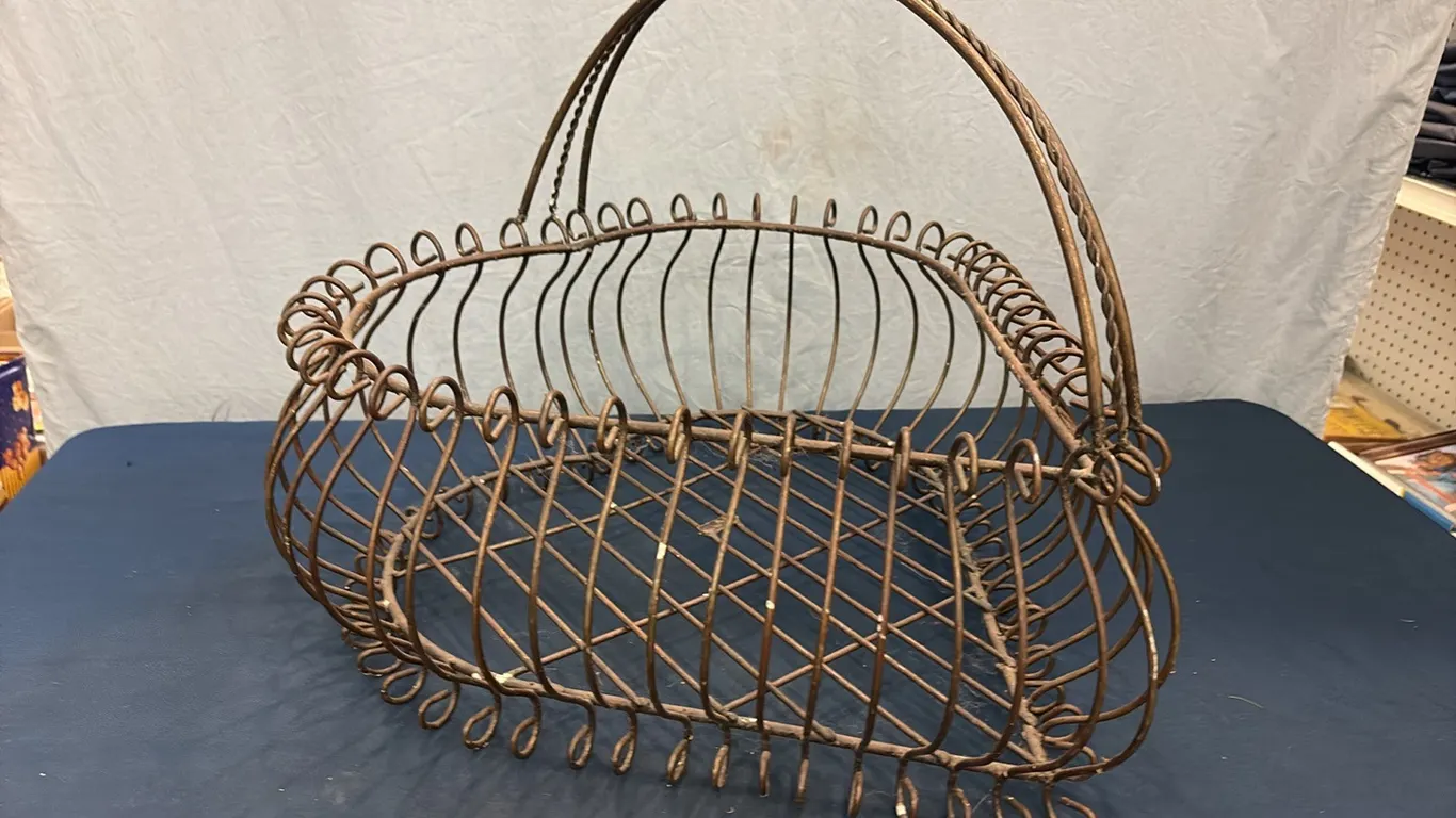 Wire Heart Basket