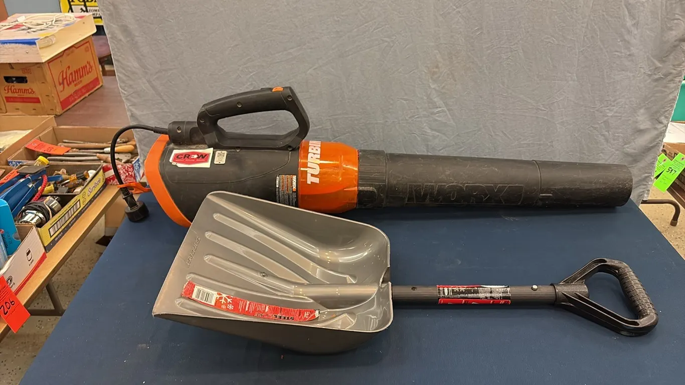 Worx Leafblower & Car Shovel