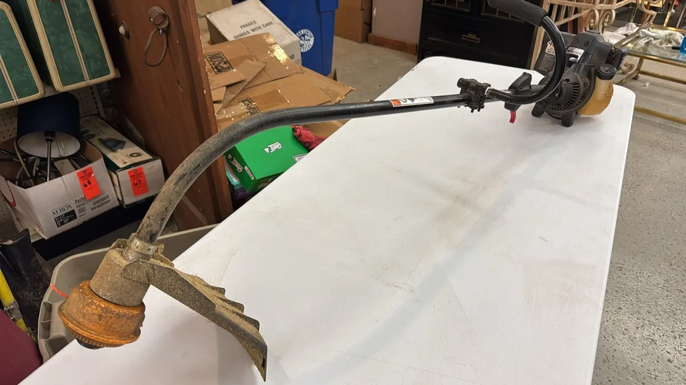 MTD gas trimmer