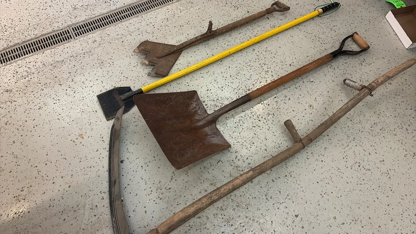 Scythe, Scoop & Outdoor Tools