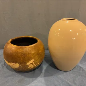 2- Vases