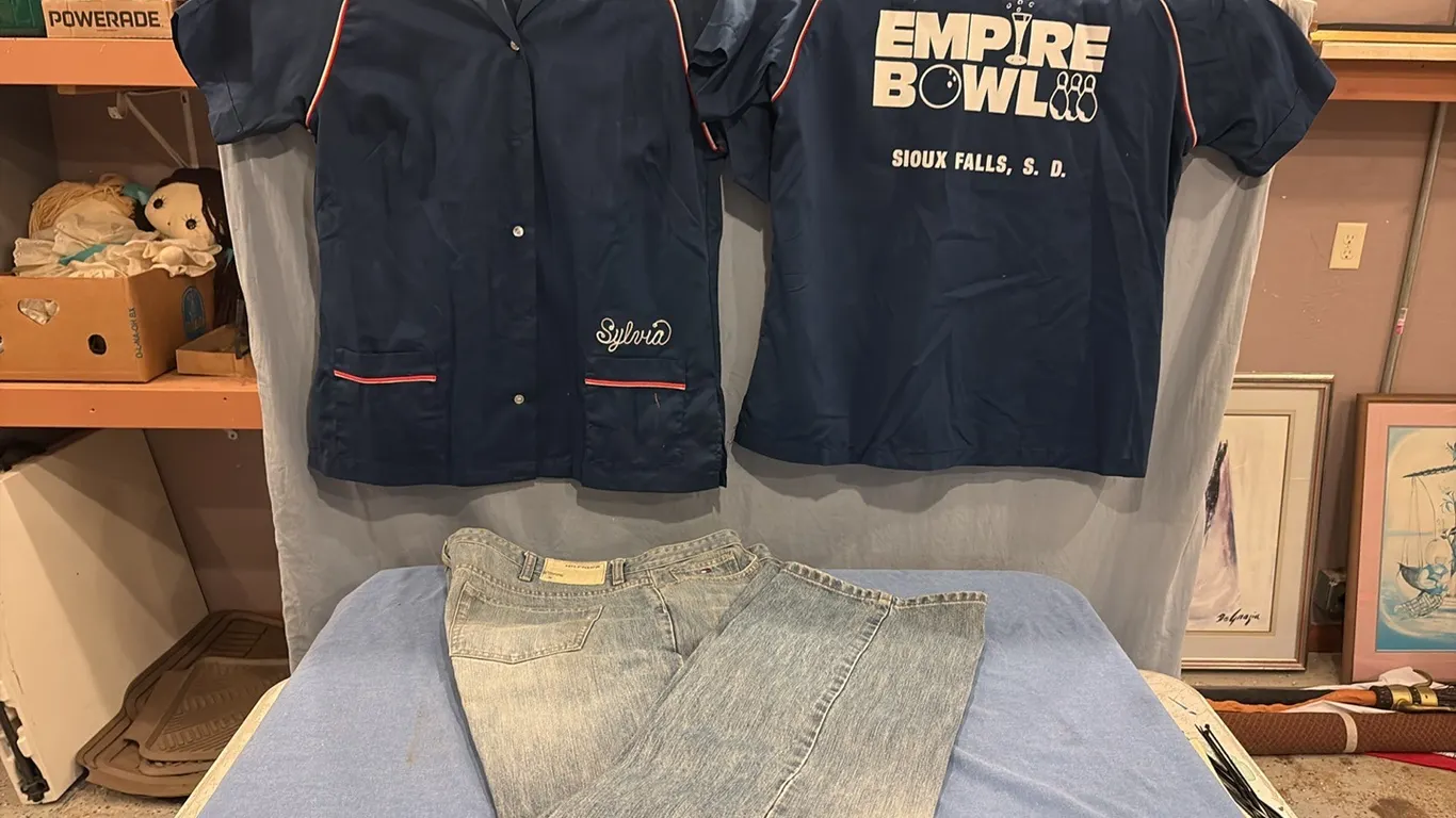 Tommy Hilfiger Jeans & Vintage Bowling Jerseys