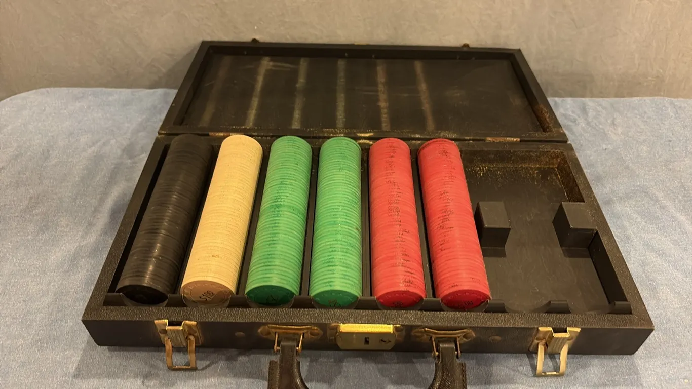 Poker Chips w/ Case