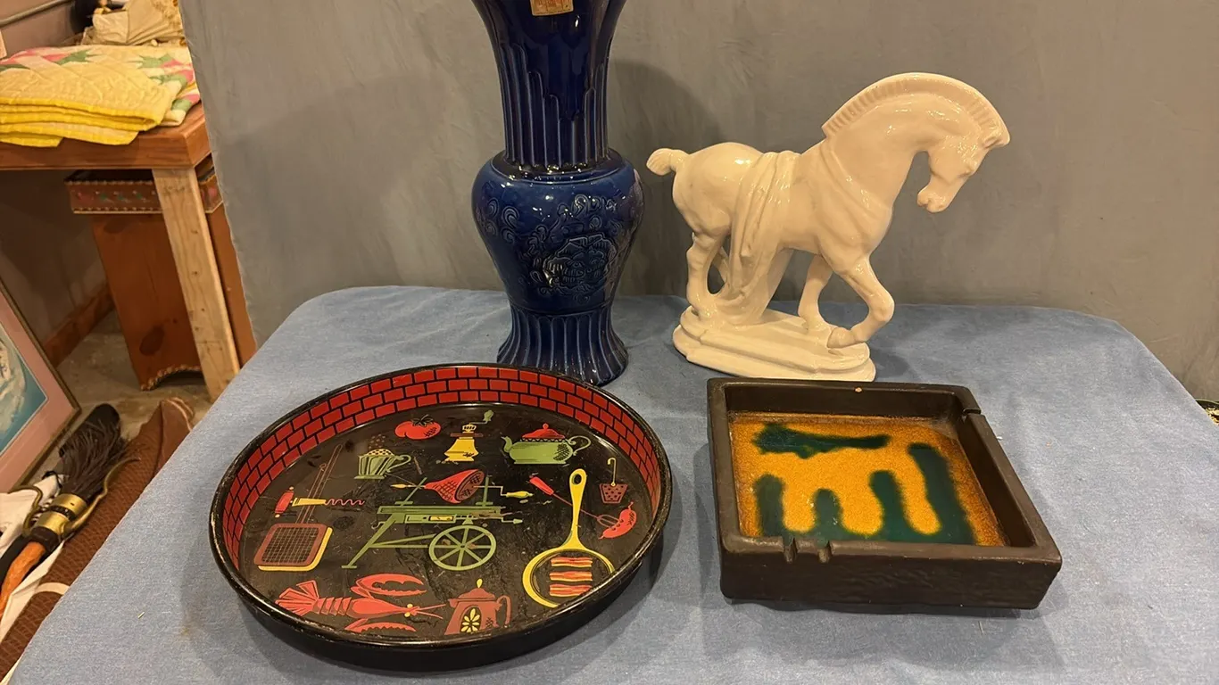 Hyalyn Vase, Horse Statue & Trays