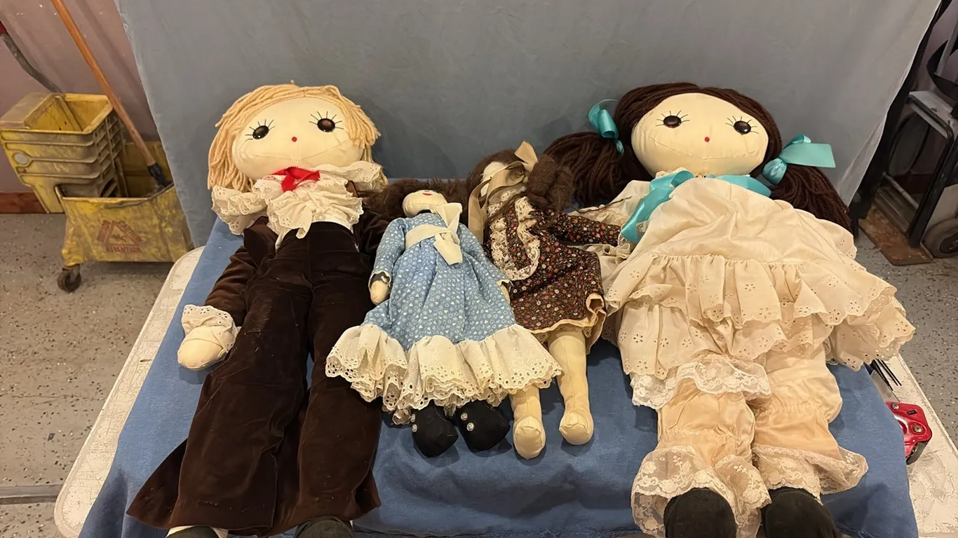 4- Dolls