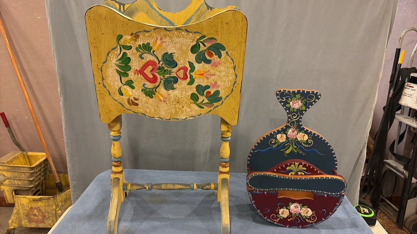 2- Decorative Stands
