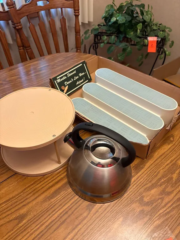 Spite Rack, Tea Pot, Turntable