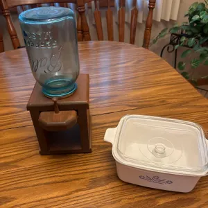 Corral Ware, Candy Dispenser