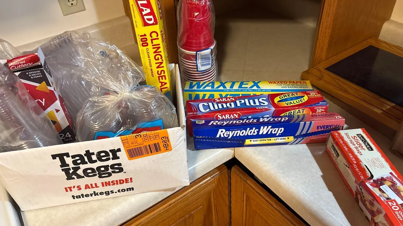 Plastic Cups, Baking Supplies