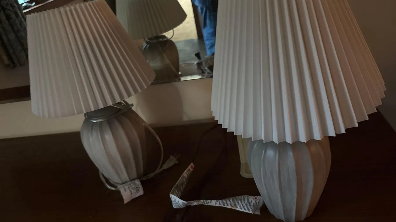 2 Lamps