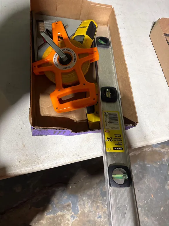 Level, Tape Mesure,Ect