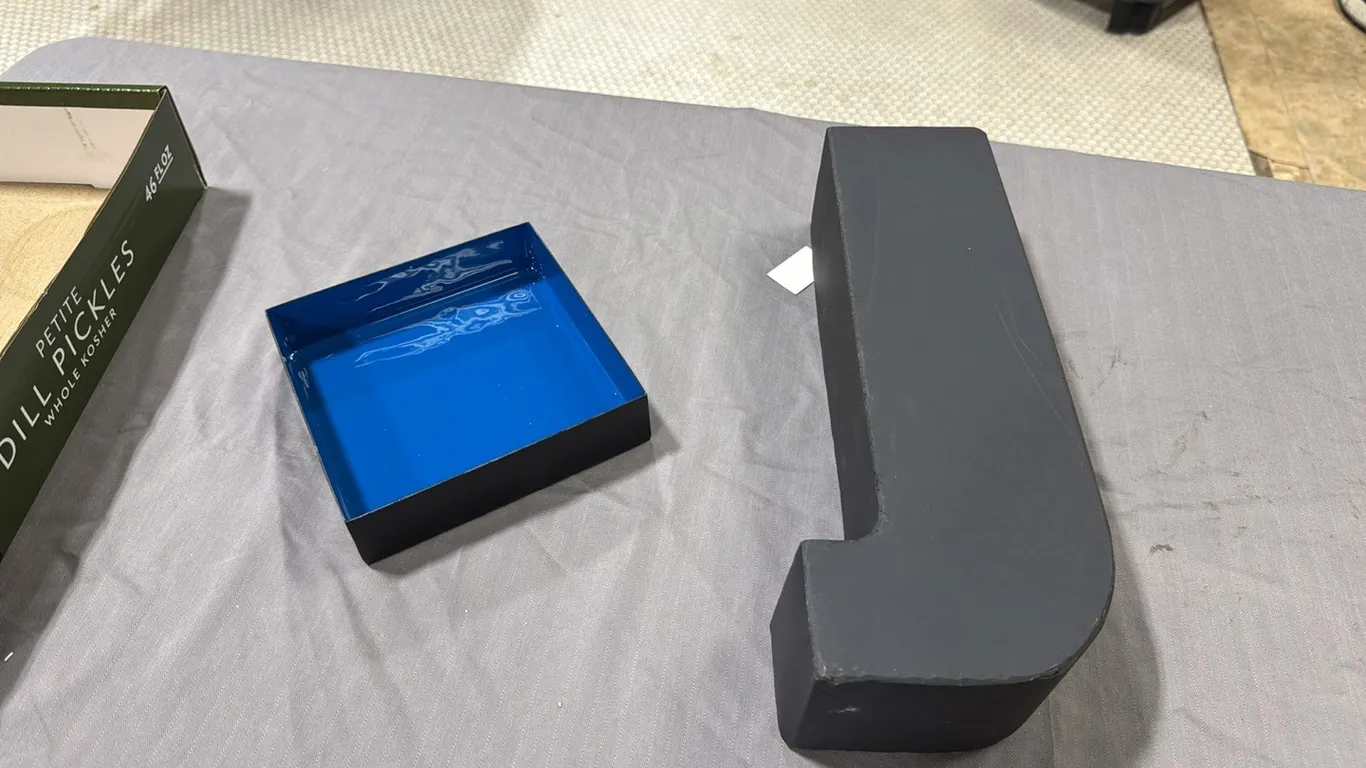 J, metal tray