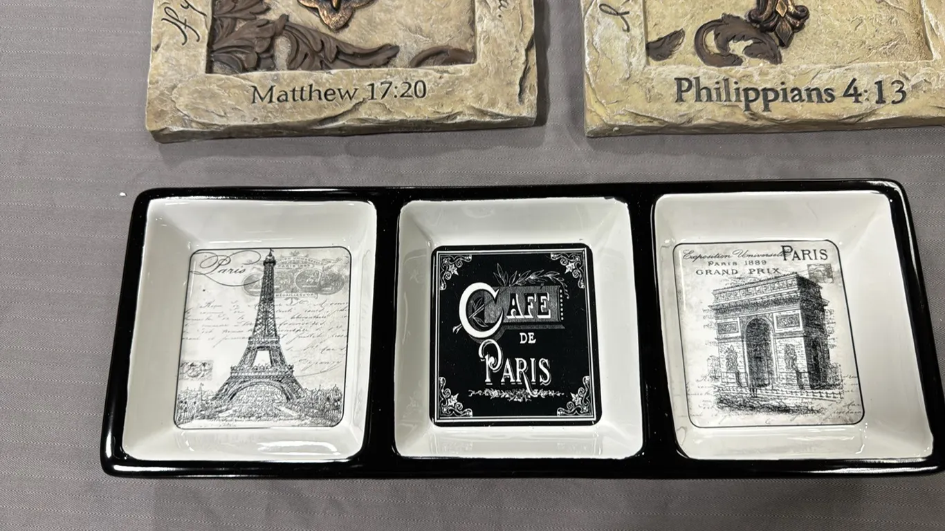Divided tray, plaques