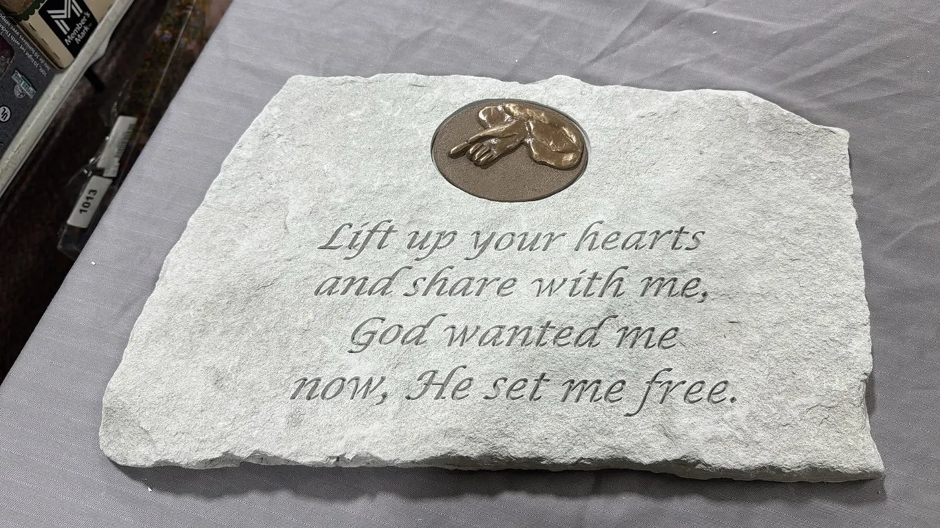 Memorial plaque