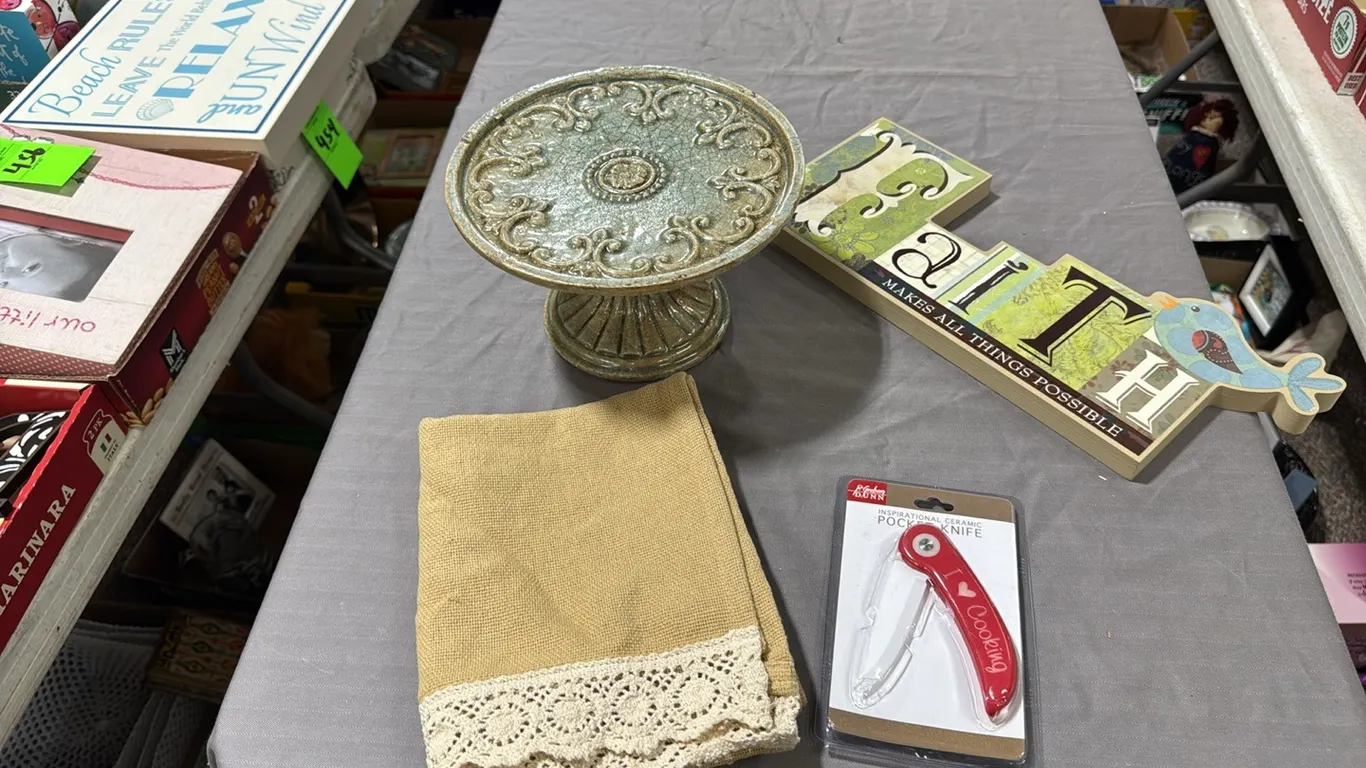 Cake plate, runner, pocket knife