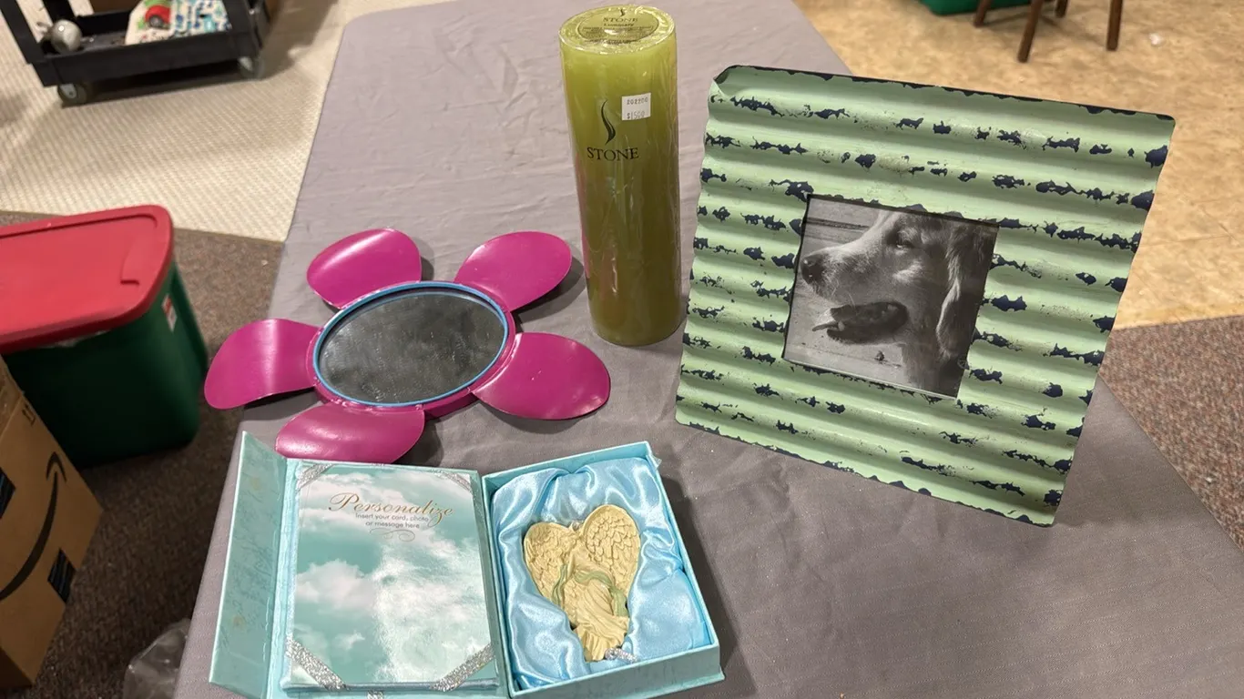 Picture frame, flameless candle, flower mirror