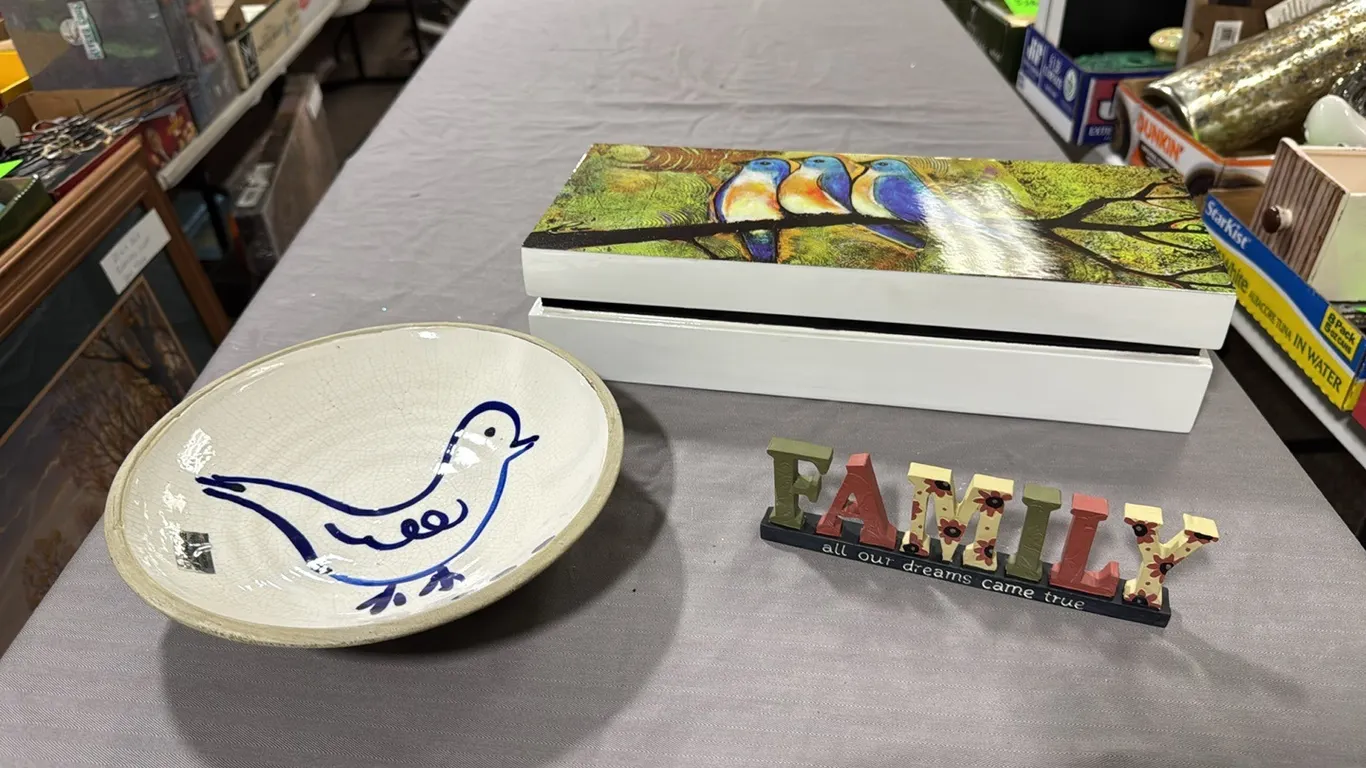 Bird box, bowl, fsmily