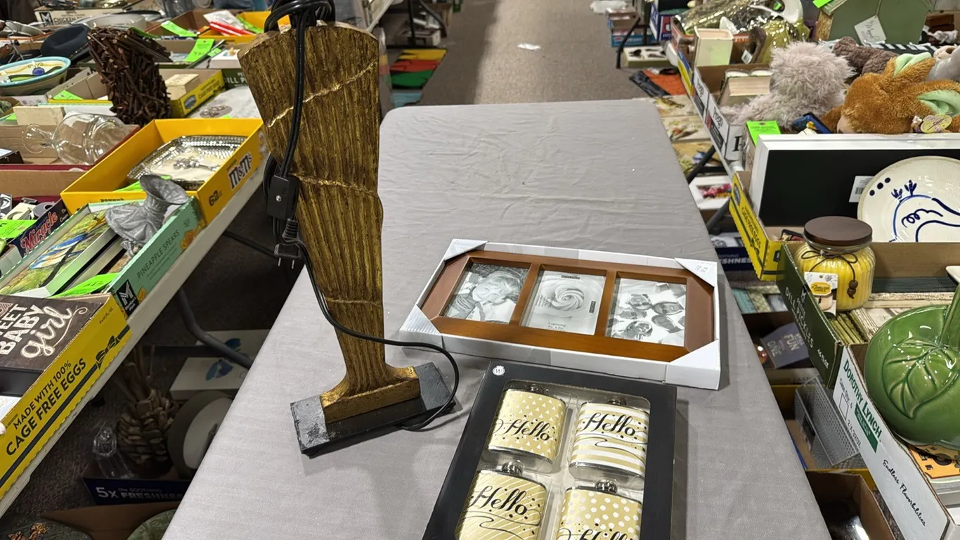 Lamp, picture frame, flask set